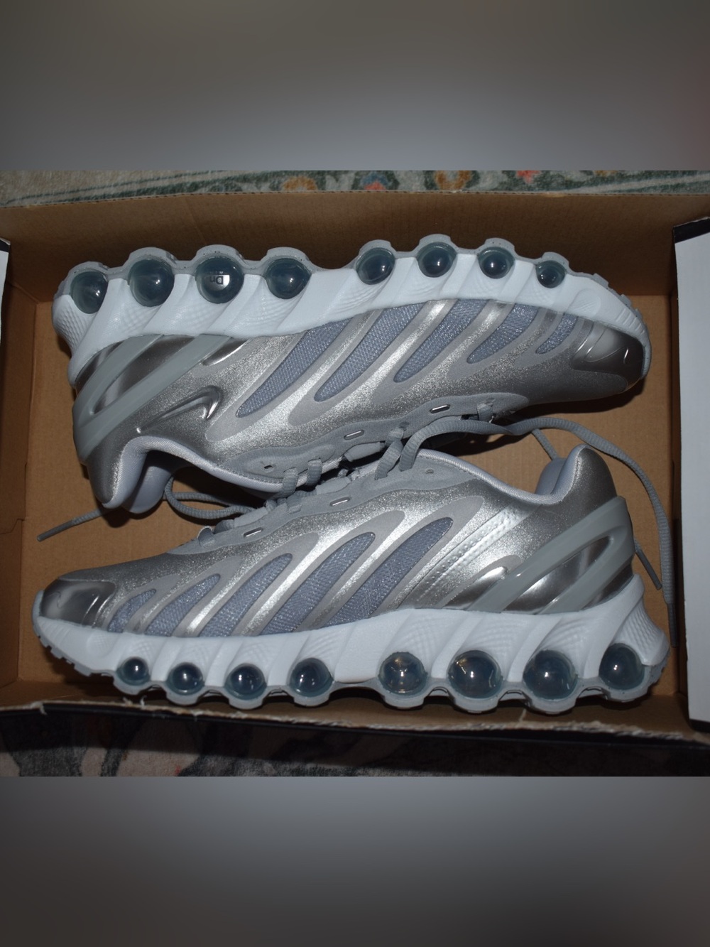 Nike Air Max Dn8 Wolf Grey Metallic Silver Women’s 7.5 / Men’s 6